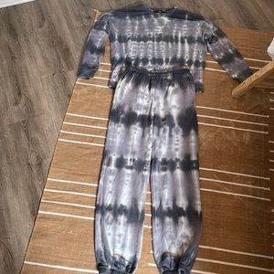 LuLus tie-dye matching lounge set, NWT